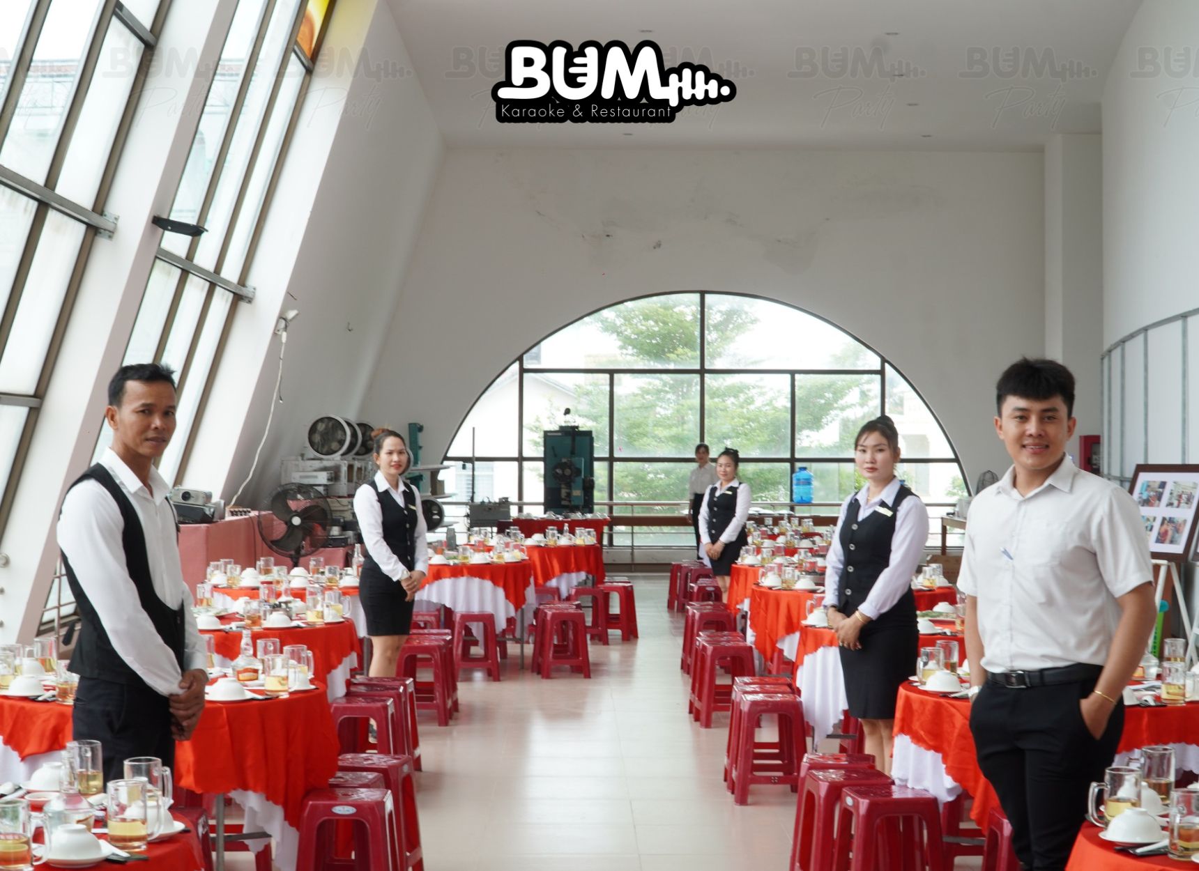 Đội ngũ phục vụ chuyên nghiệp